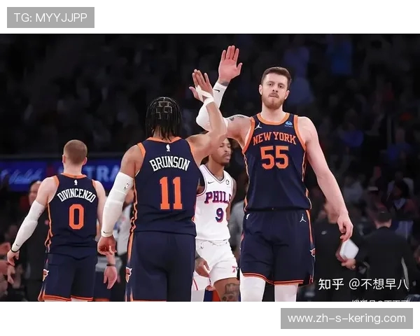 快船与尼克斯激战正酣NBA赛场精彩瞬间回顾与分析